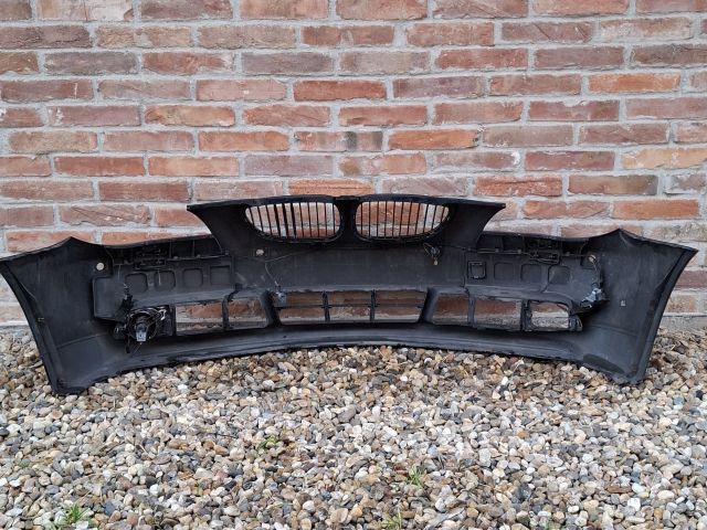 bontott BMW 5 E60 Első Lökhárító (Részeivel)