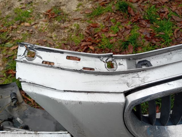 bontott BMW 5 E60 Első Lökhárító (Részeivel)