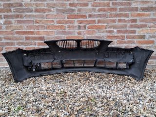 bontott BMW 5 E60 Első Lökhárító (Részeivel)