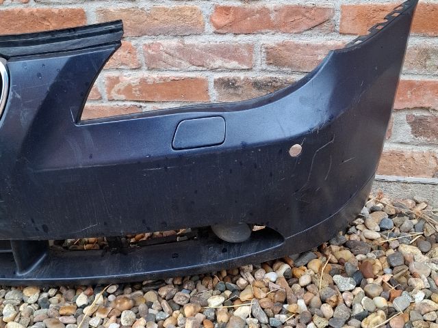 bontott BMW 5 E60 Első Lökhárító (Részeivel)