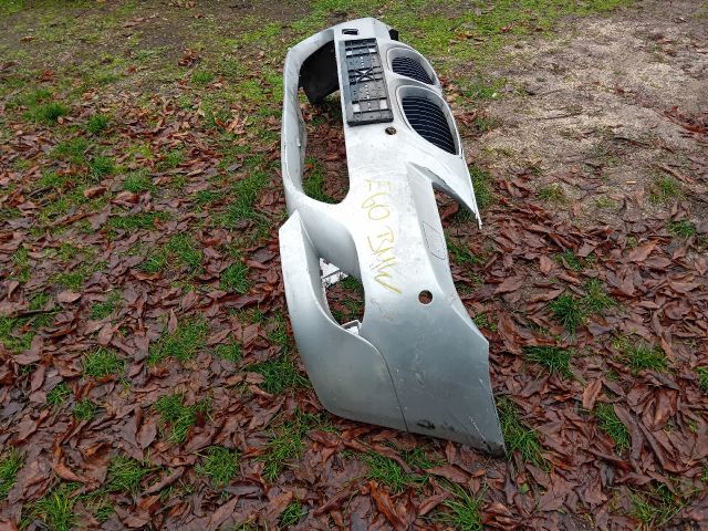 bontott BMW 5 E60 Első Lökhárító (Részeivel)