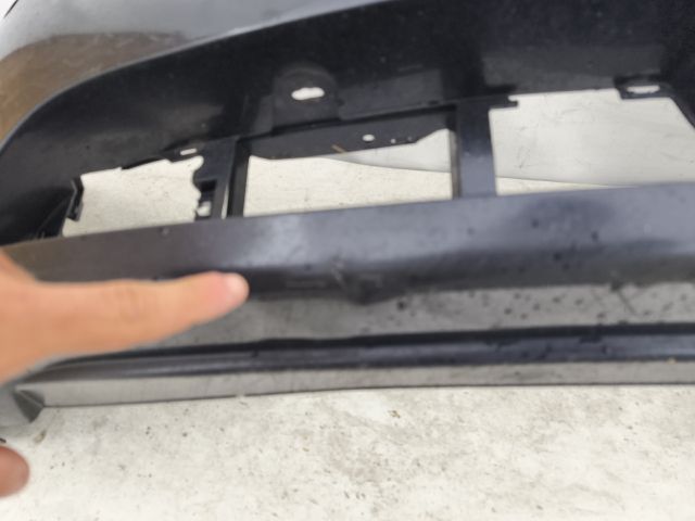 bontott BMW 5 E60 Első Lökhárító (Üresen)