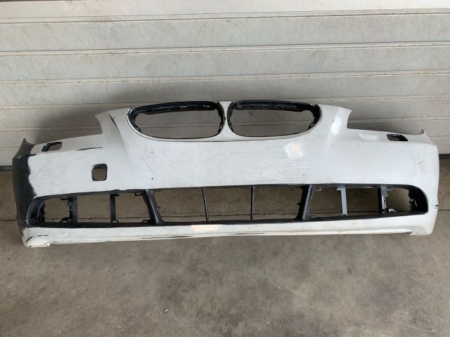 bontott BMW 5 E60 Első Lökhárító (Üresen)