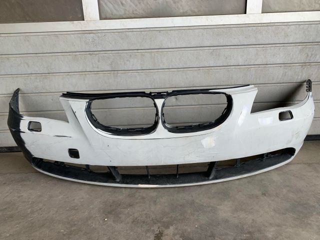 bontott BMW 5 E60 Első Lökhárító (Üresen)