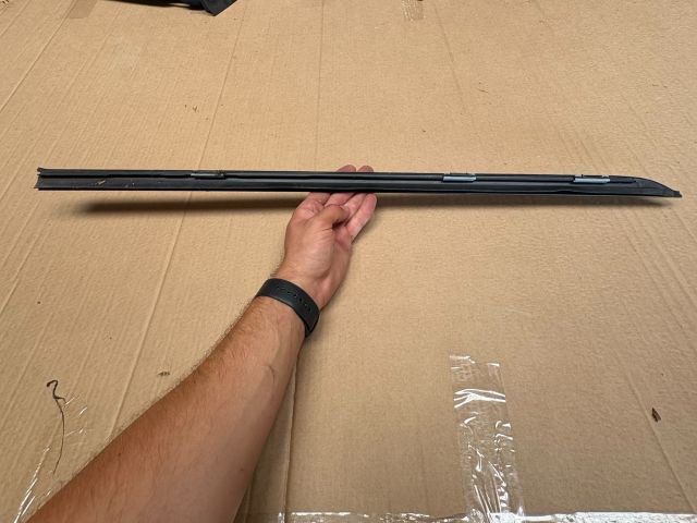 bontott BMW 5 E60 Első Szélvédő Bal Díszléc