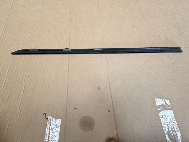 bontott BMW 5 E60 Első Szélvédő Jobb Díszléc