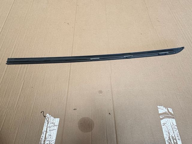 bontott BMW 5 E60 Első Szélvédő Jobb Díszléc