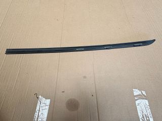 bontott BMW 5 E60 Első Szélvédő Jobb Díszléc