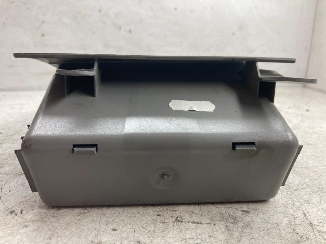 bontott BMW 5 E60 Első Tároló Rekesz