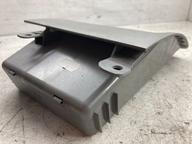 bontott BMW 5 E60 Első Tároló Rekesz