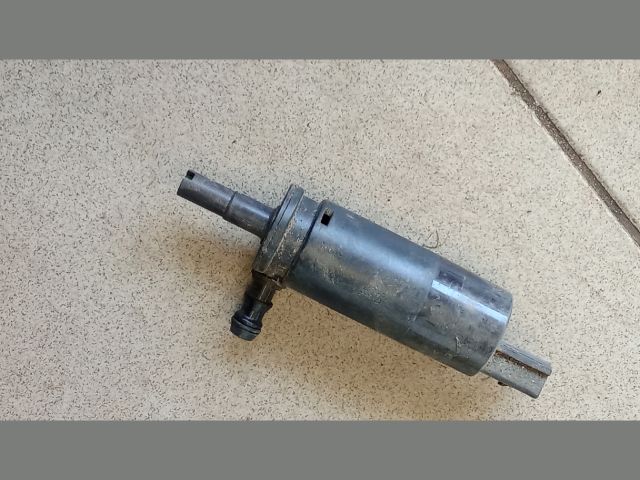 bontott BMW 5 E60 Fényszórómosó Szivattyú