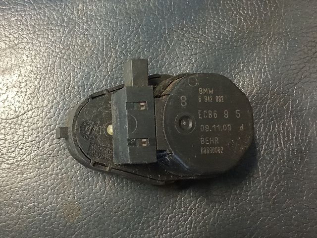 bontott BMW 5 E60 Fűtés Állító Motor