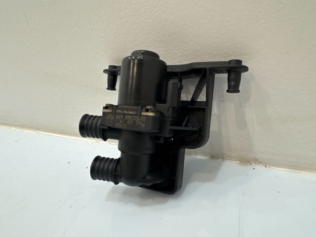 bontott BMW 5 E60 Fűtéscsap