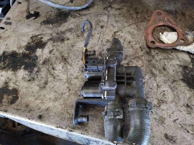 bontott BMW 5 E60 Fűtéscsap