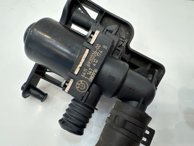 bontott BMW 5 E60 Fűtéscsap