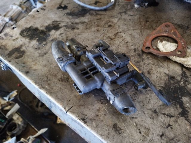 bontott BMW 5 E60 Fűtéscsap