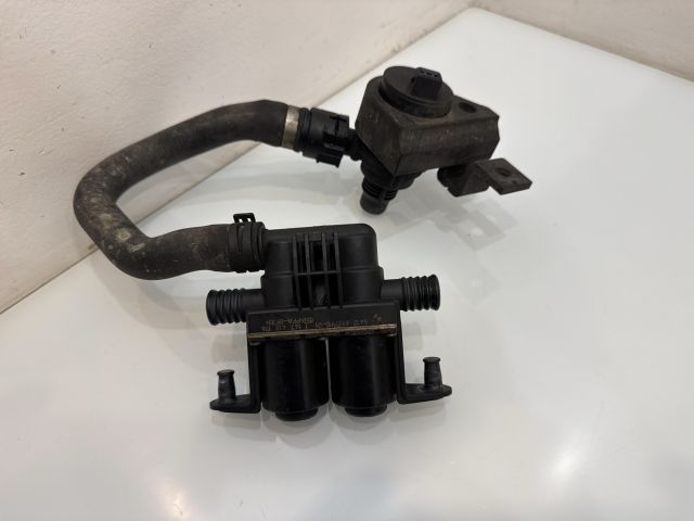 bontott BMW 5 E60 Fűtéscsap