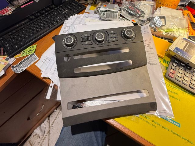 bontott BMW 5 E60 Fűtéskapcsoló (digit klímás)