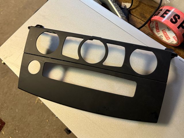 bontott BMW 5 E60 Fűtéskapcsoló Keret