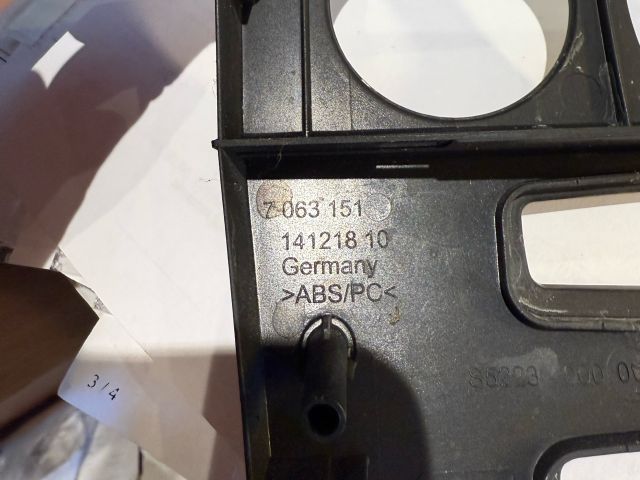 bontott BMW 5 E60 Fűtéskapcsoló Keret