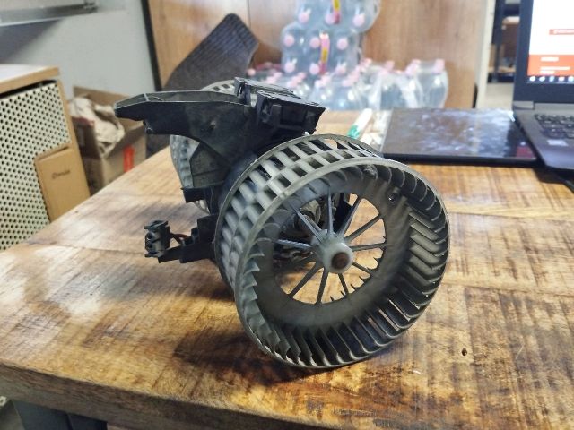 bontott BMW 5 E60 Fűtőmotor (Klímás)