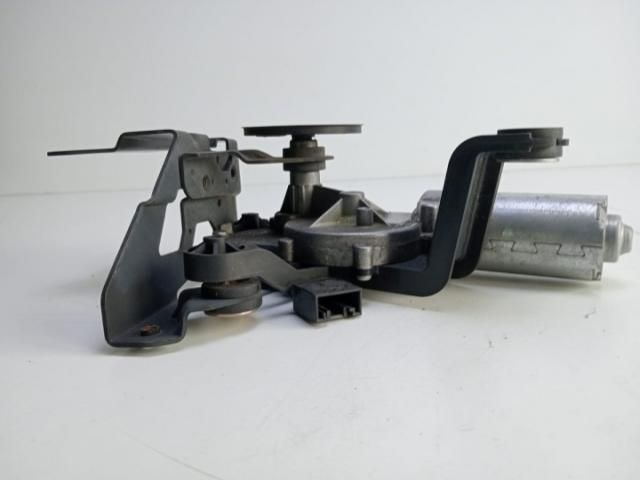 bontott BMW 5 E60 Hátsó Ablaktörlő Motor