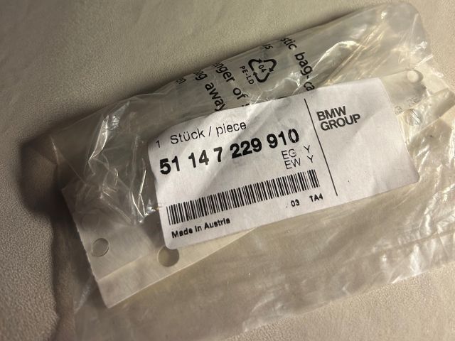 bontott BMW 5 E60 Hátsó Embléma