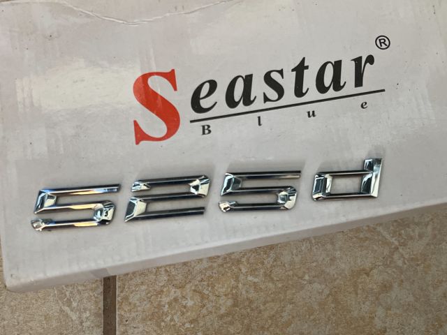 bontott BMW 5 E60 Hátsó Embléma