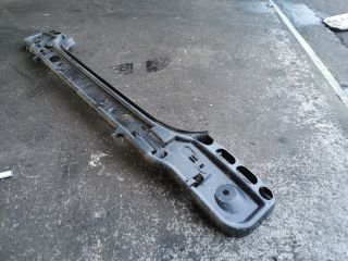 bontott BMW 5 E60 Hátsó középső Lökhárító Tartó (Műanyag)