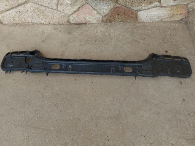 bontott BMW 5 E60 Hátsó középső Lökhárító Tartó (Műanyag)