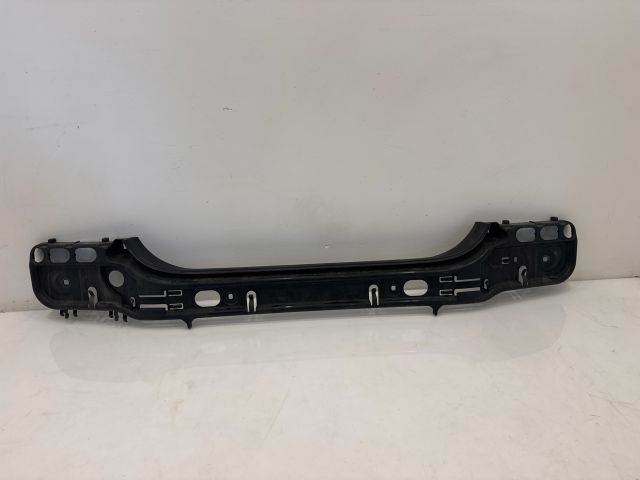 bontott BMW 5 E60 Hátsó középső Lökhárító Tartó (Műanyag)