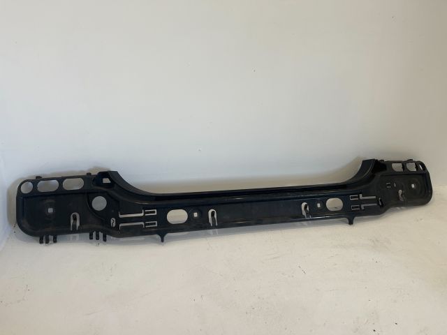 bontott BMW 5 E60 Hátsó középső Lökhárító Tartó (Műanyag)