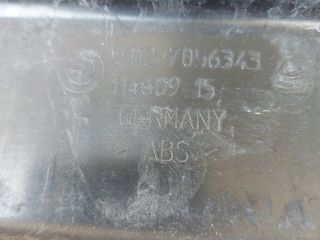 bontott BMW 5 E60 Hátsó középső Lökhárító Tartó (Műanyag)