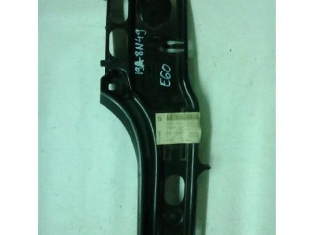 bontott BMW 5 E60 Hátsó középső Lökhárító Tartó (Műanyag)