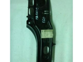 bontott BMW 5 E60 Hátsó középső Lökhárító Tartó (Műanyag)