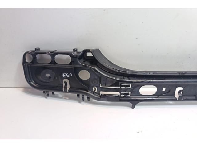 bontott BMW 5 E60 Hátsó középső Lökhárító Tartó (Műanyag)