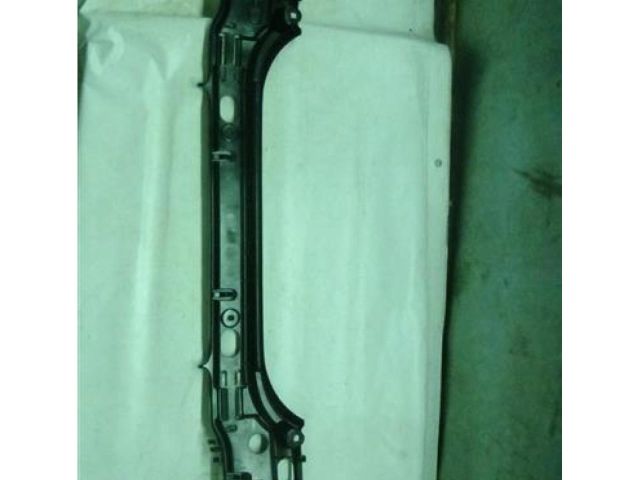 bontott BMW 5 E60 Hátsó középső Lökhárító Tartó (Műanyag)