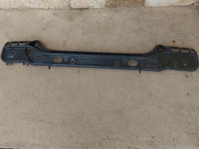 bontott BMW 5 E60 Hátsó középső Lökhárító Tartó (Műanyag)