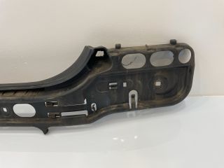 bontott BMW 5 E60 Hátsó középső Lökhárító Tartó (Műanyag)