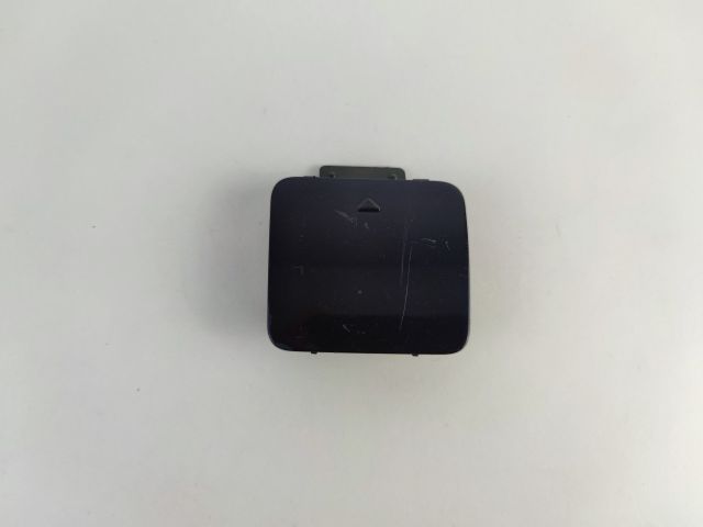 bontott BMW 5 E60 Hátsó Vonószem Burkolat