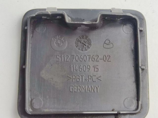 bontott BMW 5 E60 Hátsó Vonószem Burkolat