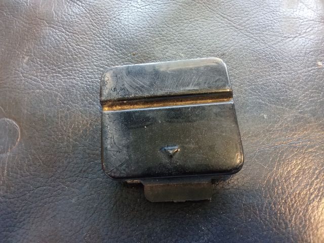 bontott BMW 5 E60 Hátsó Vonószem Burkolat