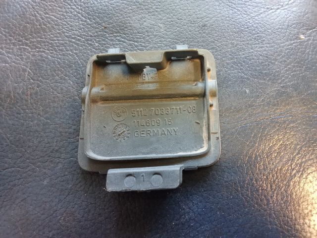 bontott BMW 5 E60 Hátsó Vonószem Burkolat