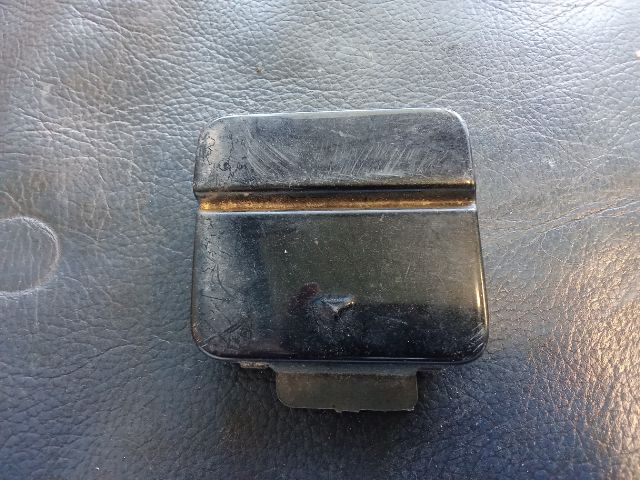 bontott BMW 5 E60 Hátsó Vonószem Burkolat