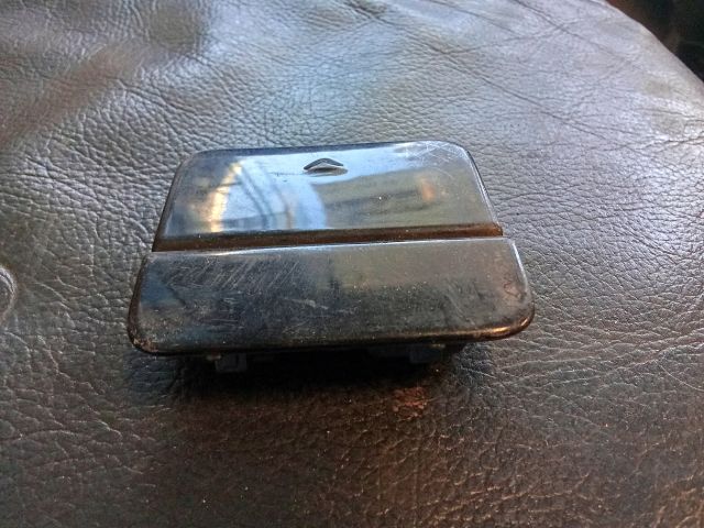 bontott BMW 5 E60 Hátsó Vonószem Burkolat