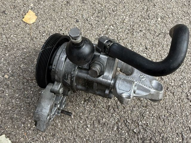 bontott BMW 5 E60 Hidraulika Szivattyú