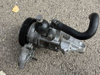 bontott BMW 5 E60 Hidraulika Szivattyú