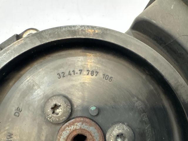 bontott BMW 5 E60 Hidraulika Szivattyú