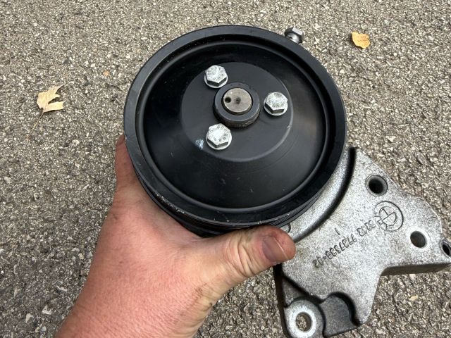 bontott BMW 5 E60 Hidraulika Szivattyú