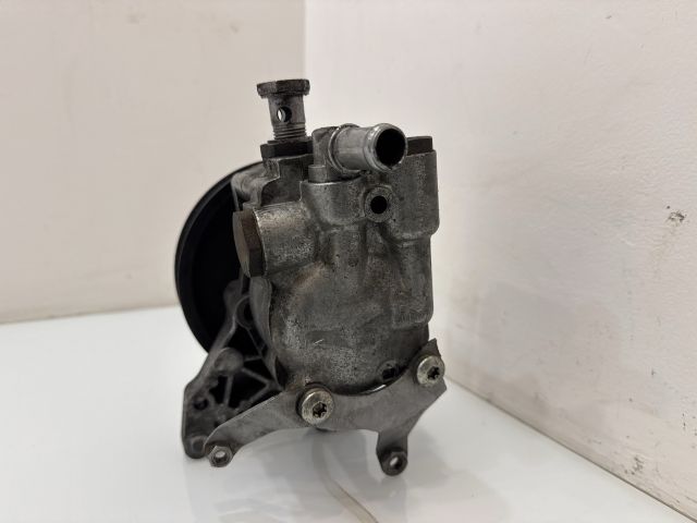 bontott BMW 5 E60 Hidraulika Szivattyú